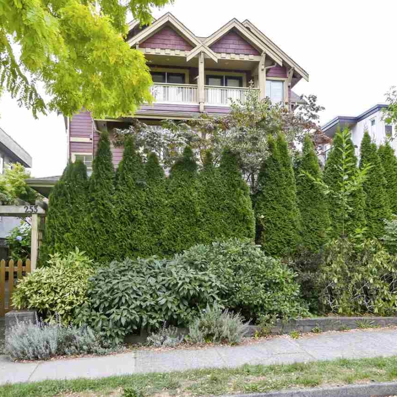 257 E 13th Avenue