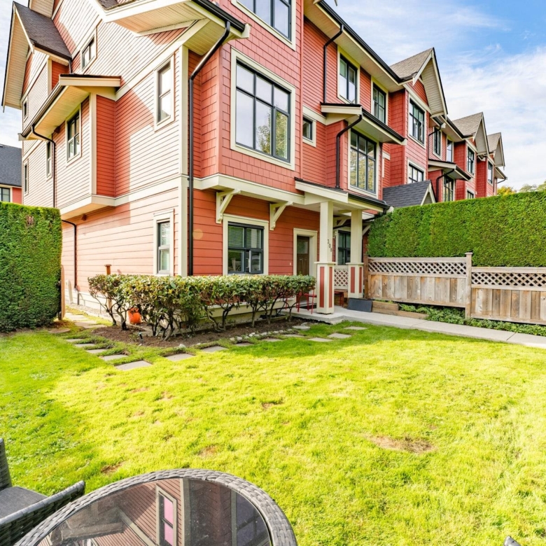 308-8485 New Haven Close