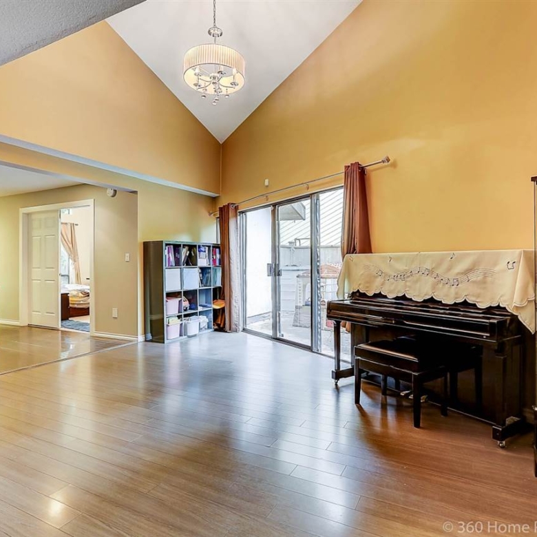 6251 Dakota Drive
