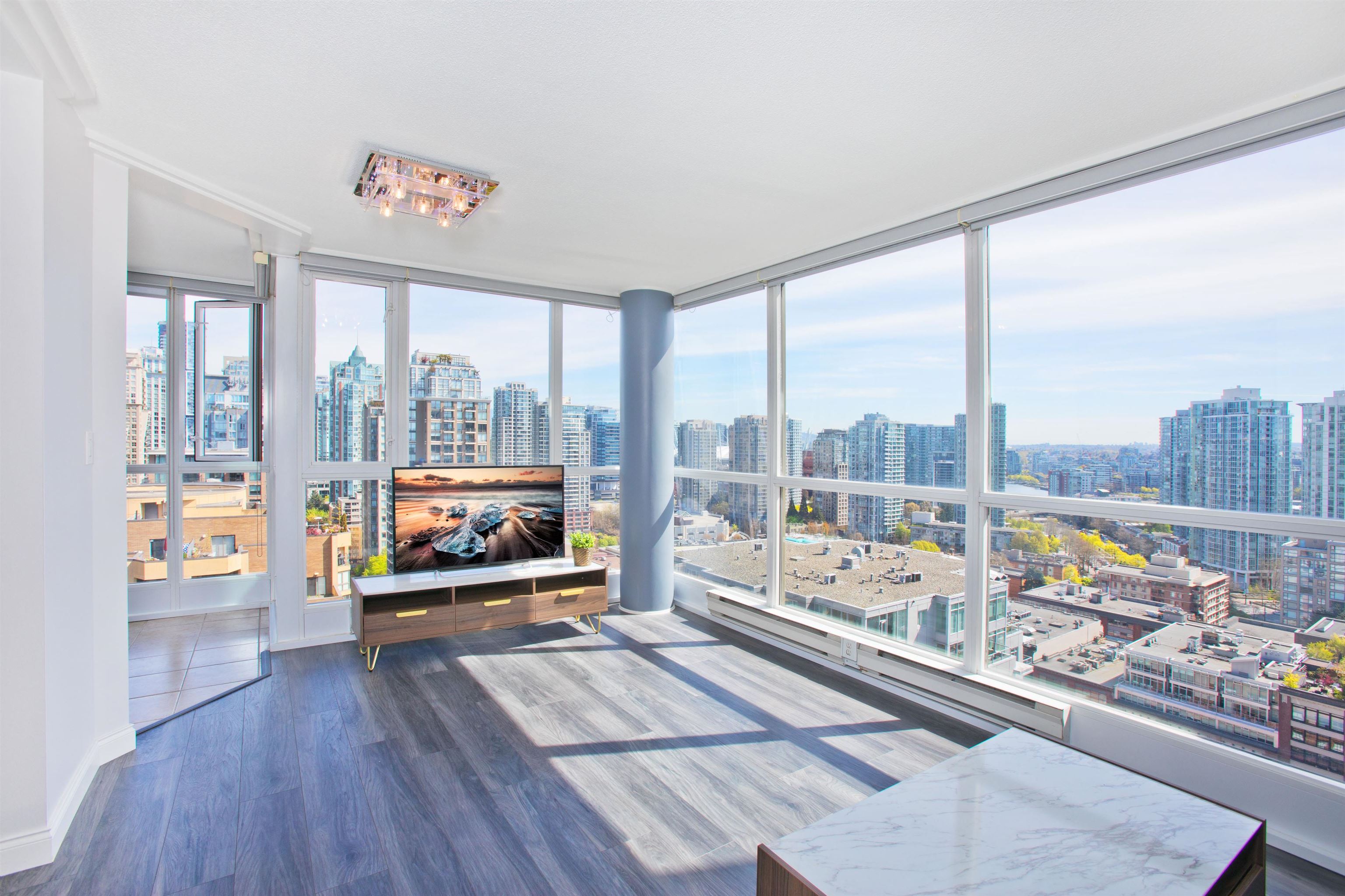 great view from this high floor corner home