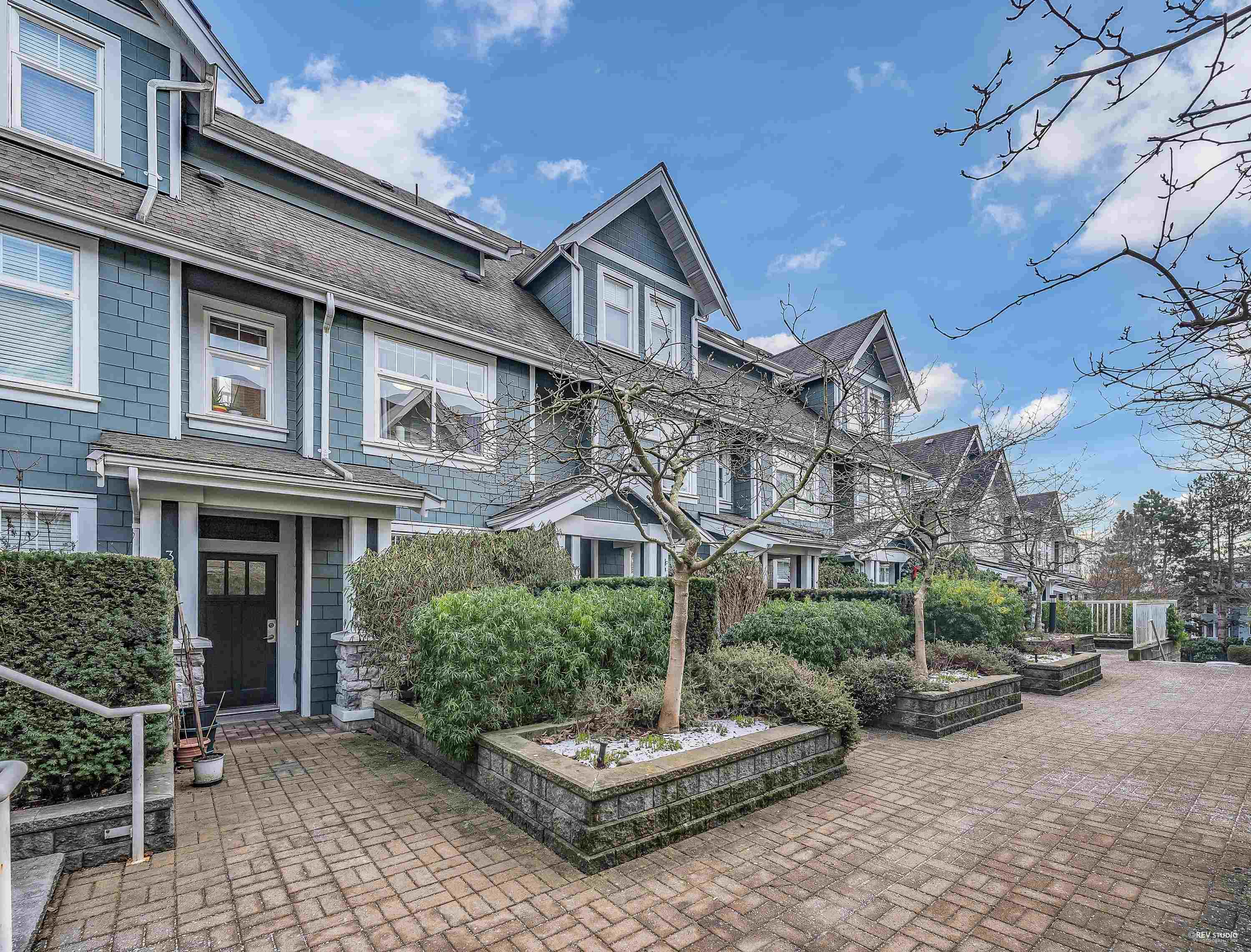 329 W59TH AVENUE, Vancouver, British Columbia Townhouse, 3 Bedrooms, 3 Bathrooms, Residential Attached,For Sale, MLS-R2840982