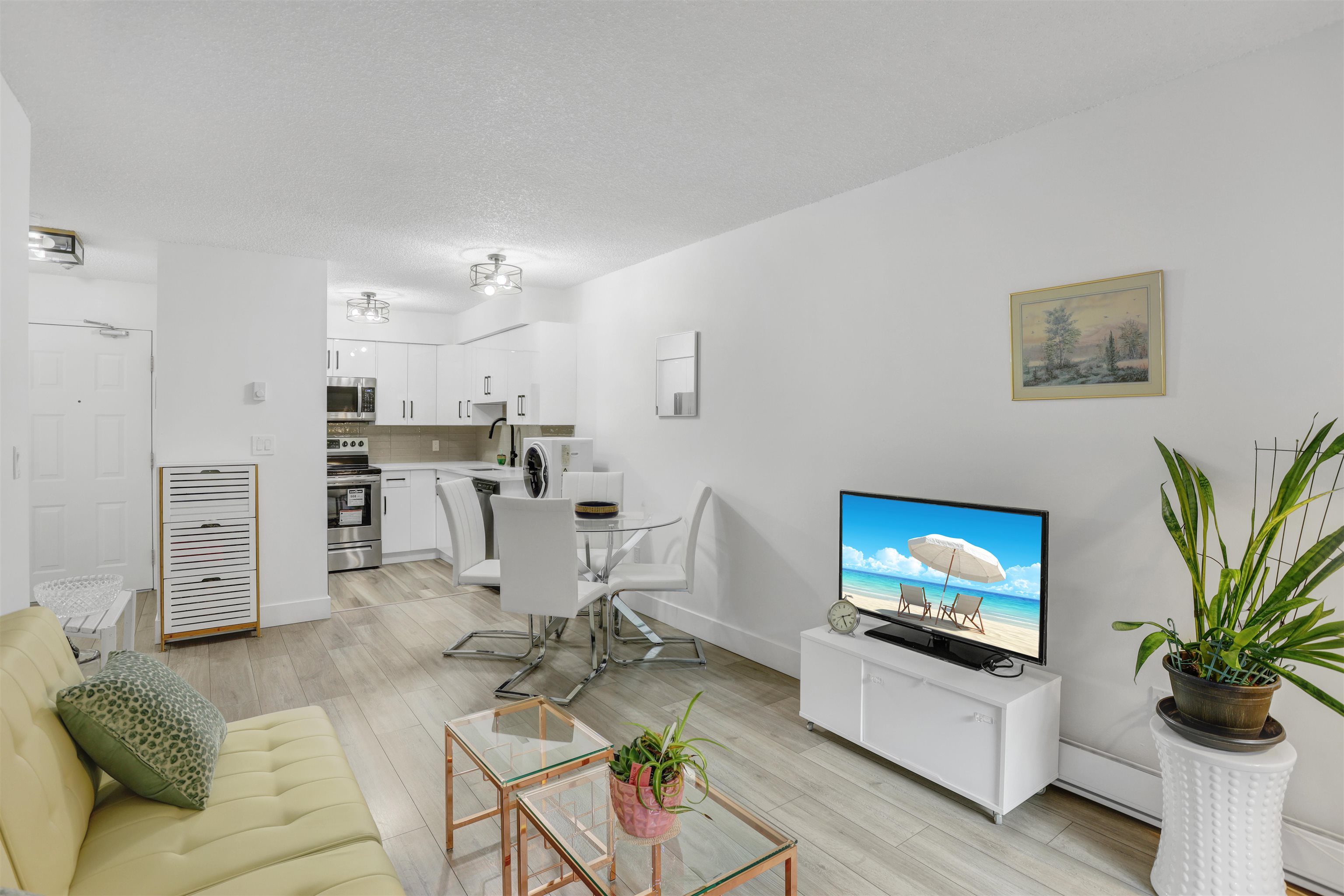 205-1948 COQUITLAM AVENUE, Port Coquitlam, British Columbia V3B 1J3 Apartment/Condo, 1 Bedroom, 1 Bathroom, Residential Attached,For Sale, MLS-R2896737