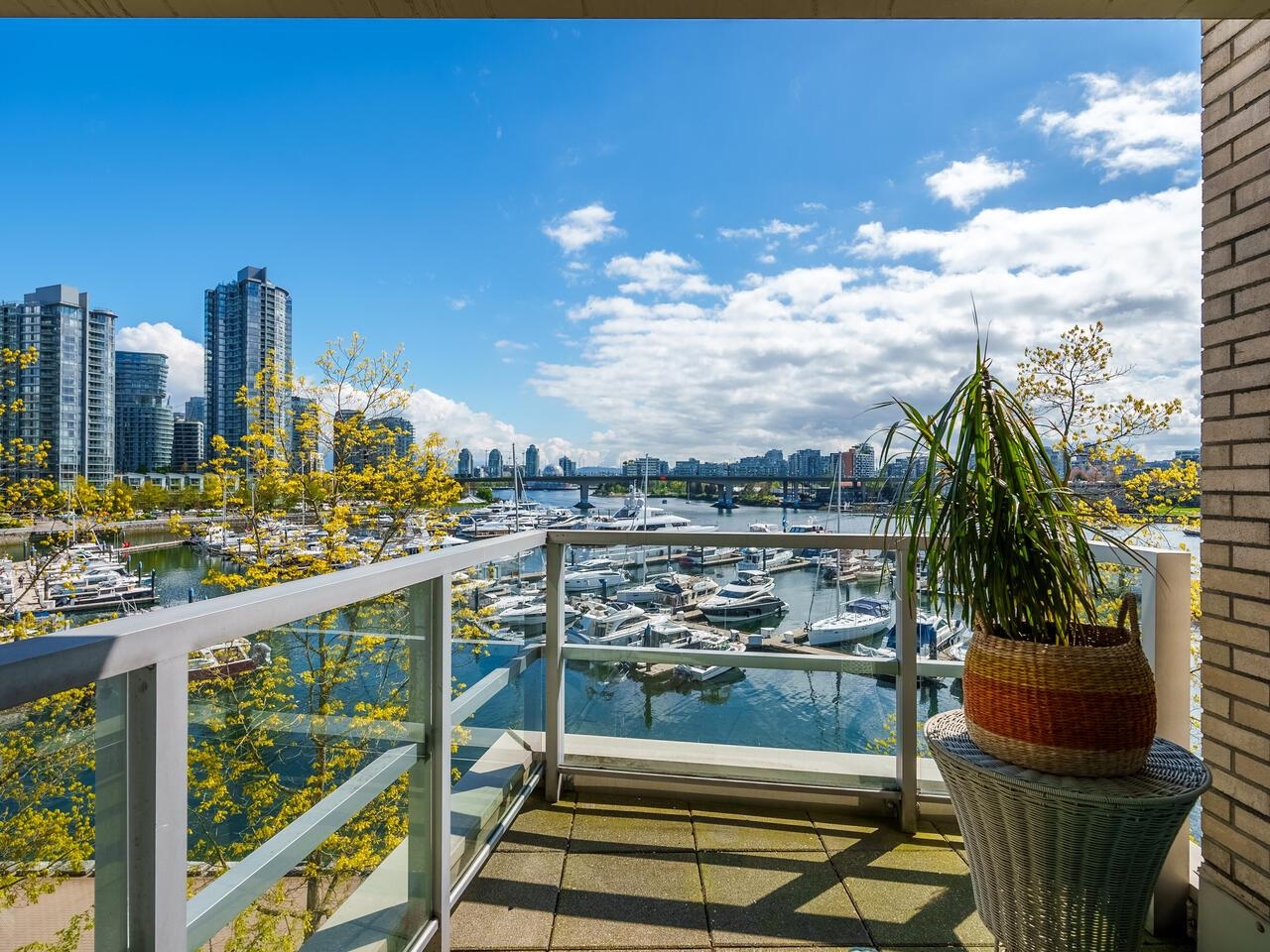 321-1228 MARINASIDE CRESCENT, Vancouver, British Columbia, 3 Bedrooms Bedrooms, ,3 BathroomsBathrooms,Residential Attached,For Sale,R2896633