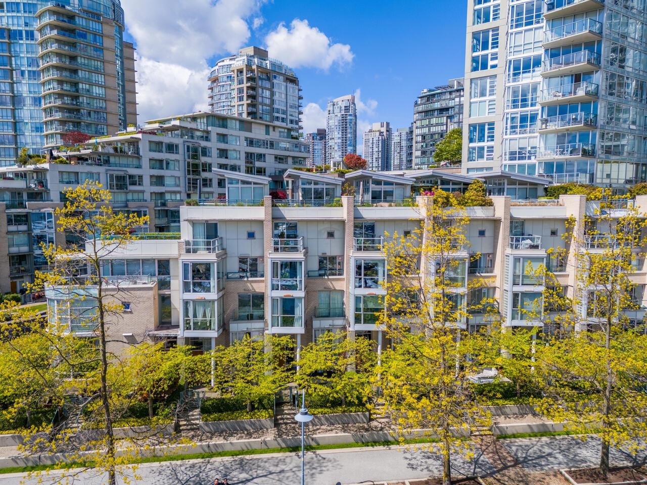321-1228 MARINASIDE CRESCENT, Vancouver, British Columbia, 3 Bedrooms Bedrooms, ,3 BathroomsBathrooms,Residential Attached,For Sale,R2896633