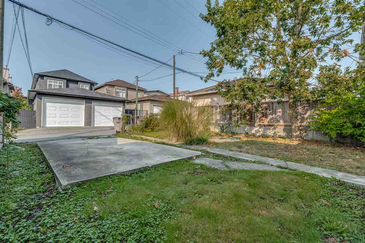 8443 OAK STREET, Vancouver, British Columbia, 3 Bedrooms Bedrooms, ,2 BathroomsBathrooms,Residential Detached,For Sale,R2769532