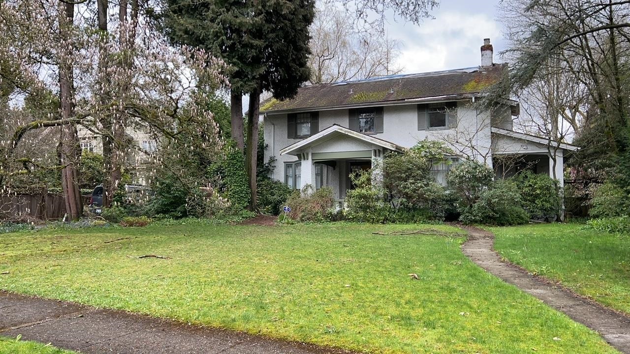 1384 W32ND AVENUE, Vancouver, British Columbia, 3 Bedrooms Bedrooms, ,3 BathroomsBathrooms,Residential Detached,For Sale,R2769187