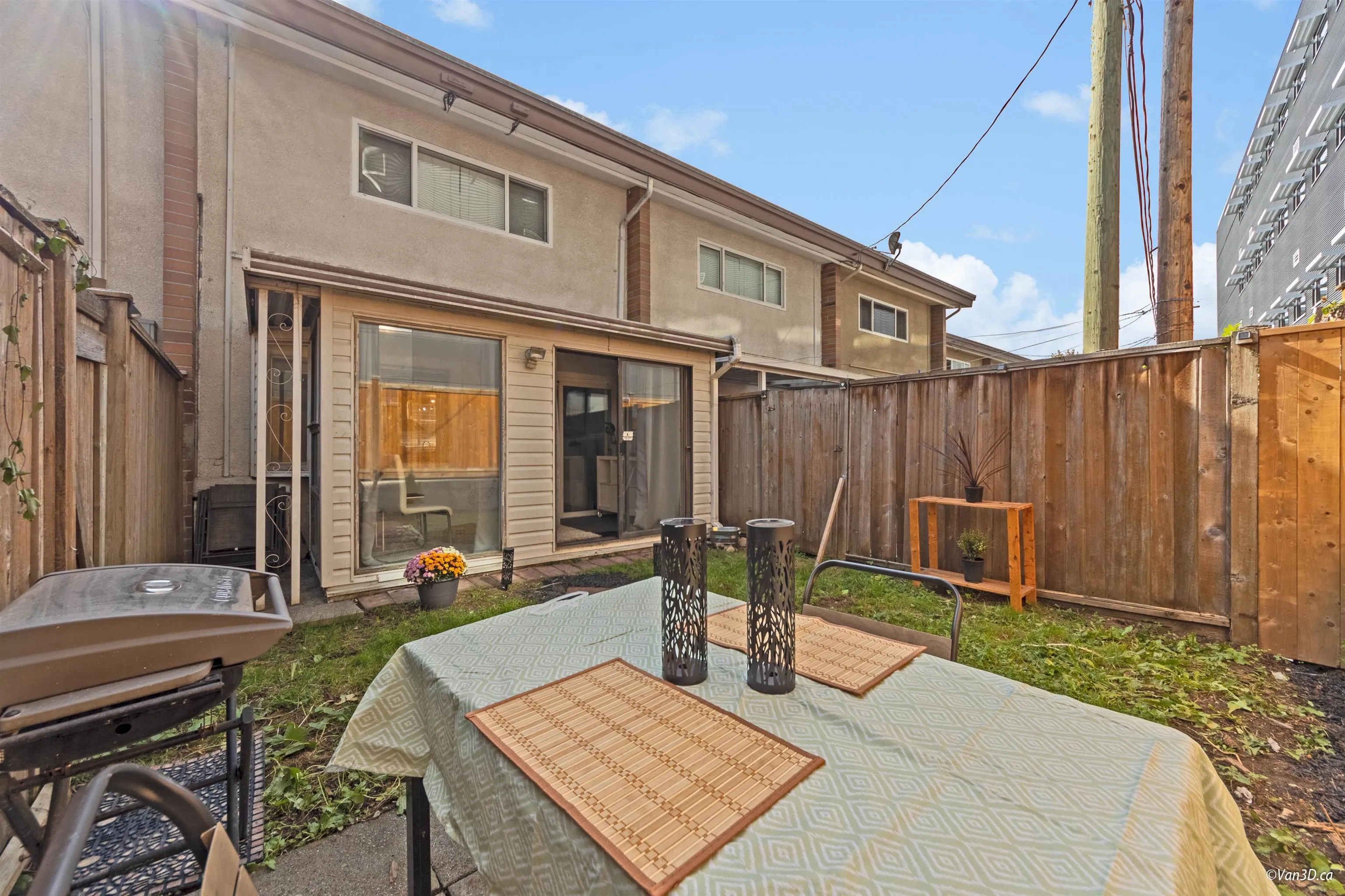 Private Fenced Backyard for BBQs & Entertaining