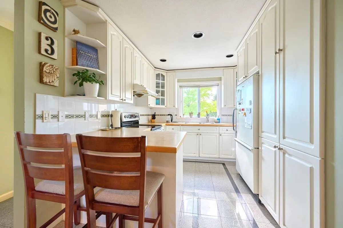 Bright Functional Kitchen