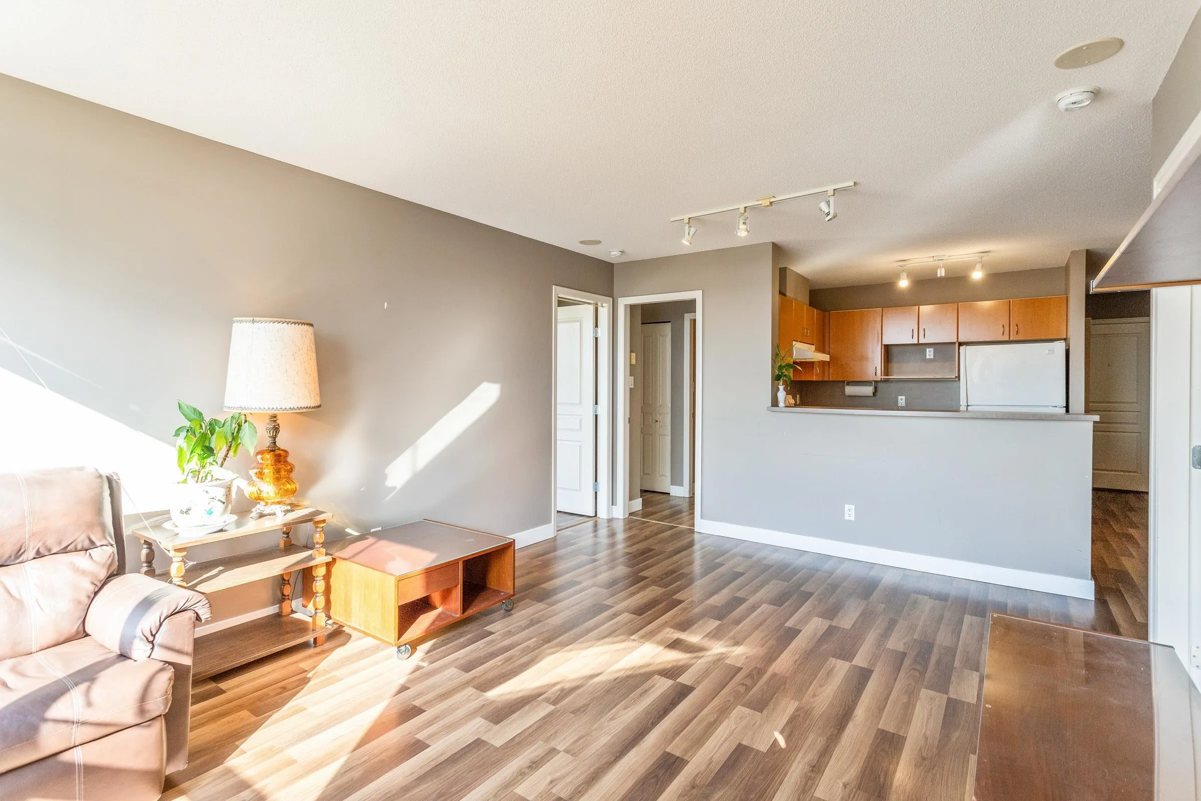 Living Room / Dining Room combo!