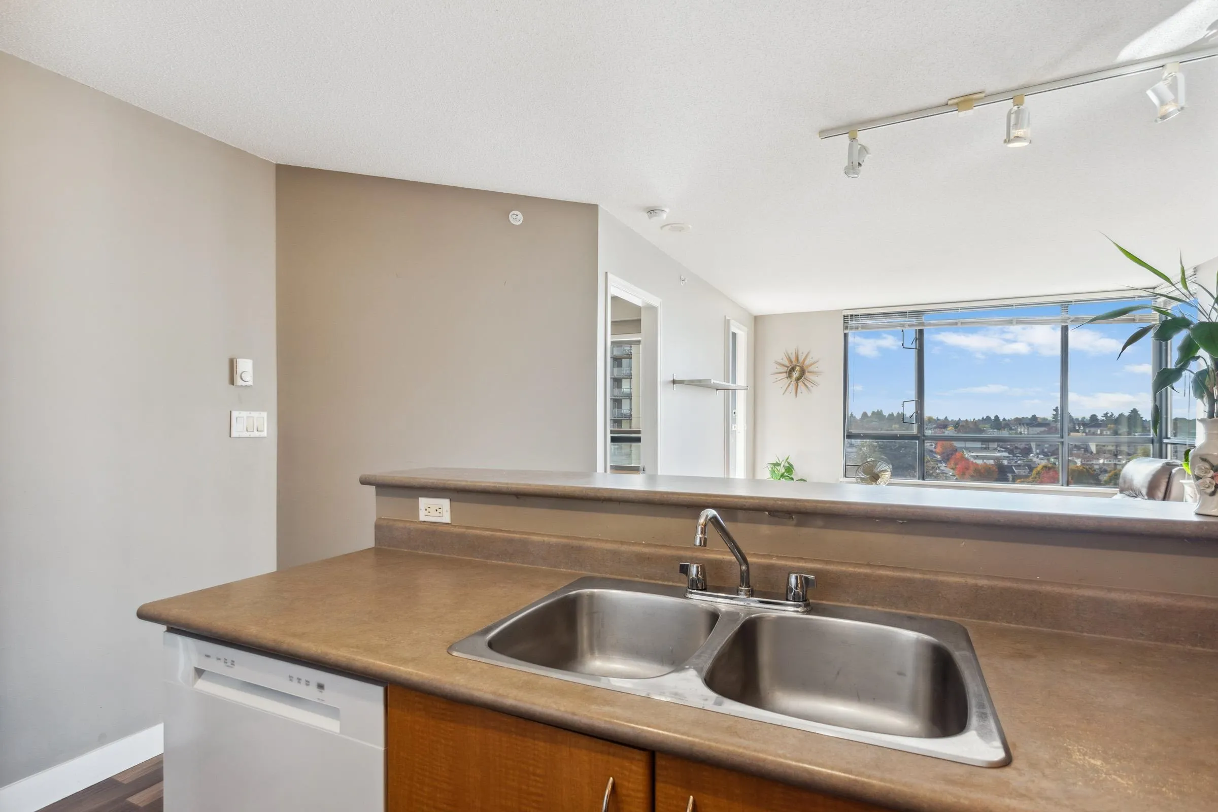 Kitchen features double sinks!