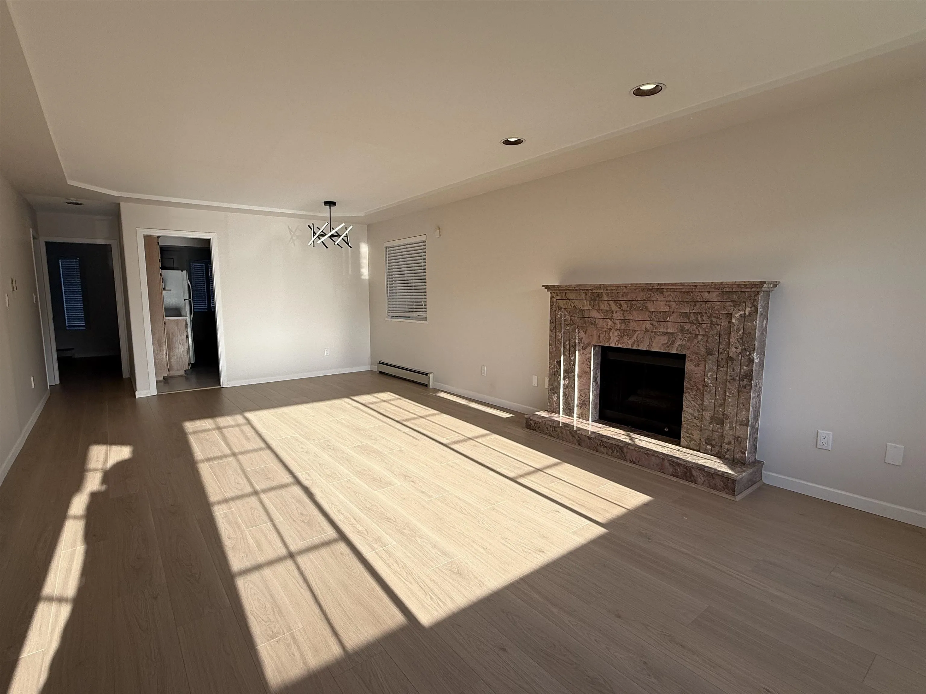 Spacious dinning room